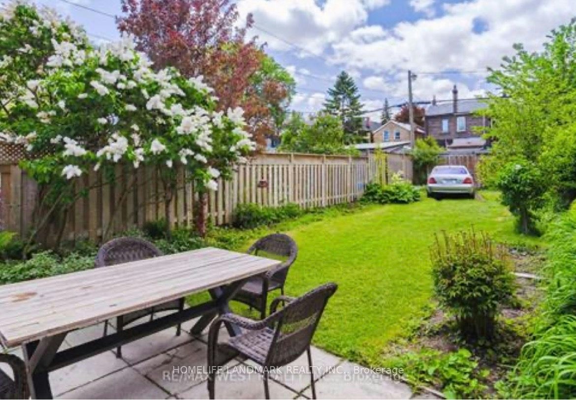 68 Hastings Avenue, Toronto, ON, M4L 2L2 - 11
