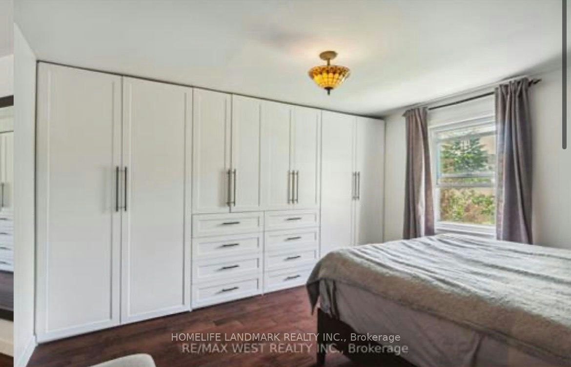 68 Hastings Avenue, Toronto, ON, M4L 2L2 - 7