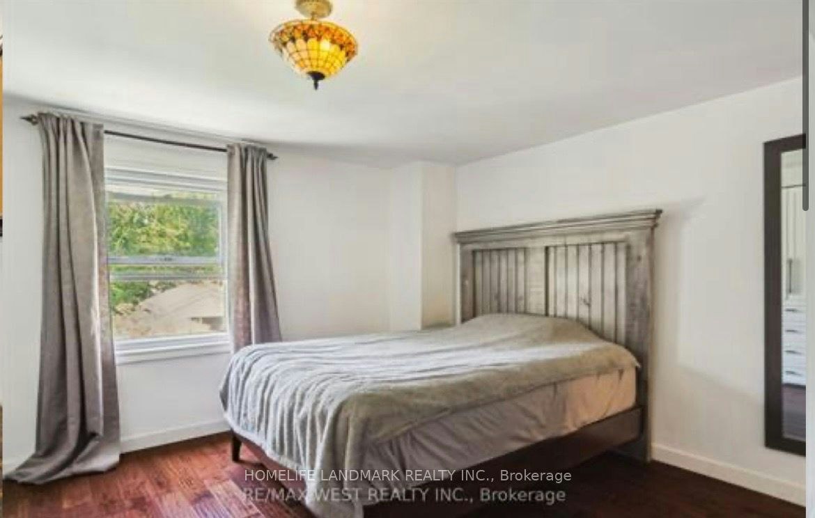 68 Hastings Avenue, Toronto, ON, M4L 2L2 - 8