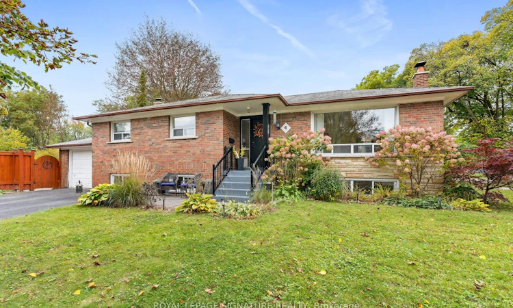 4 Moss Street