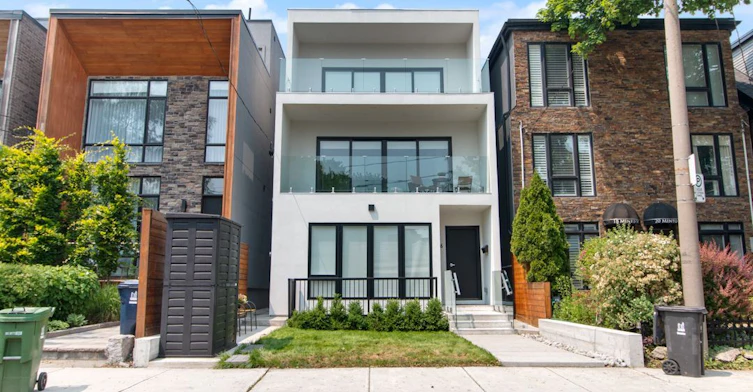 BSMT-B-16 Minto Street, Toronto, ON, M4L 1B6