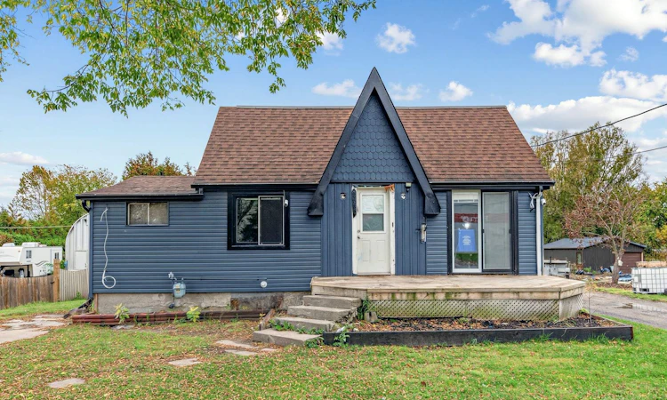 2444 Rundle Abbey