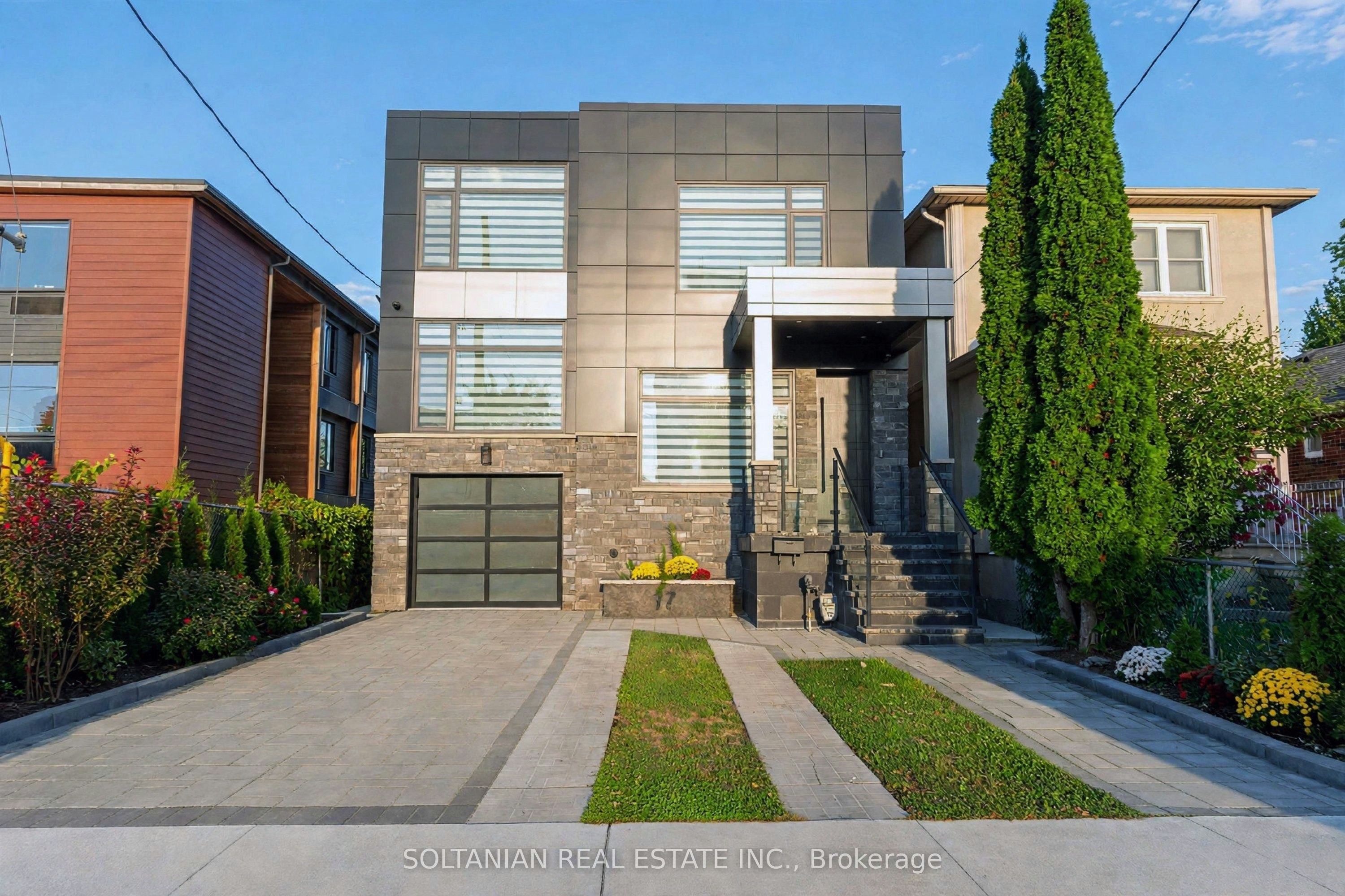 17 Trenton Avenue, Toronto, ON, M4C 2Z3