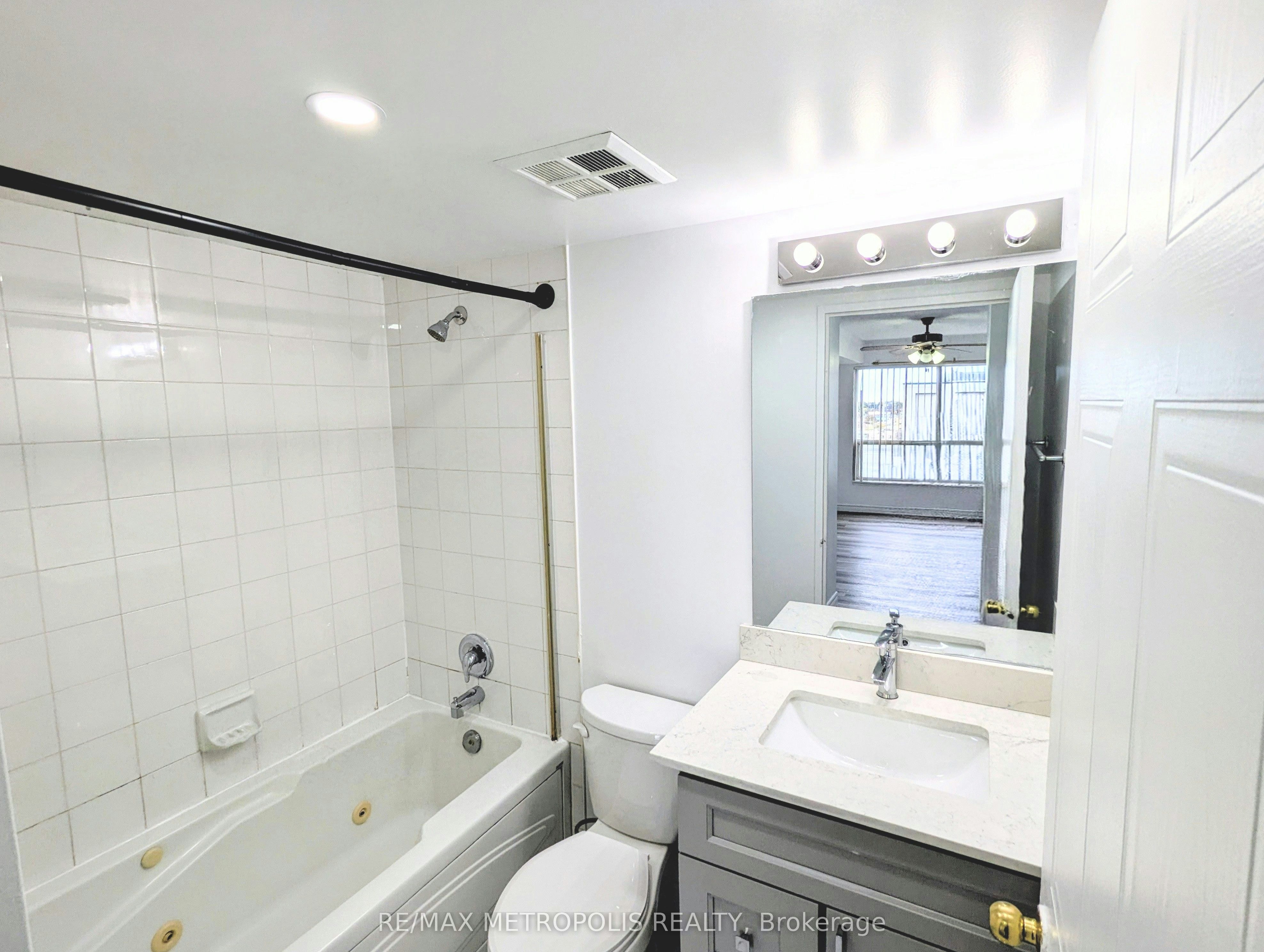 1202-2550 Lawrence Avenue E, Toronto, ON, M1P 2R7 - 24