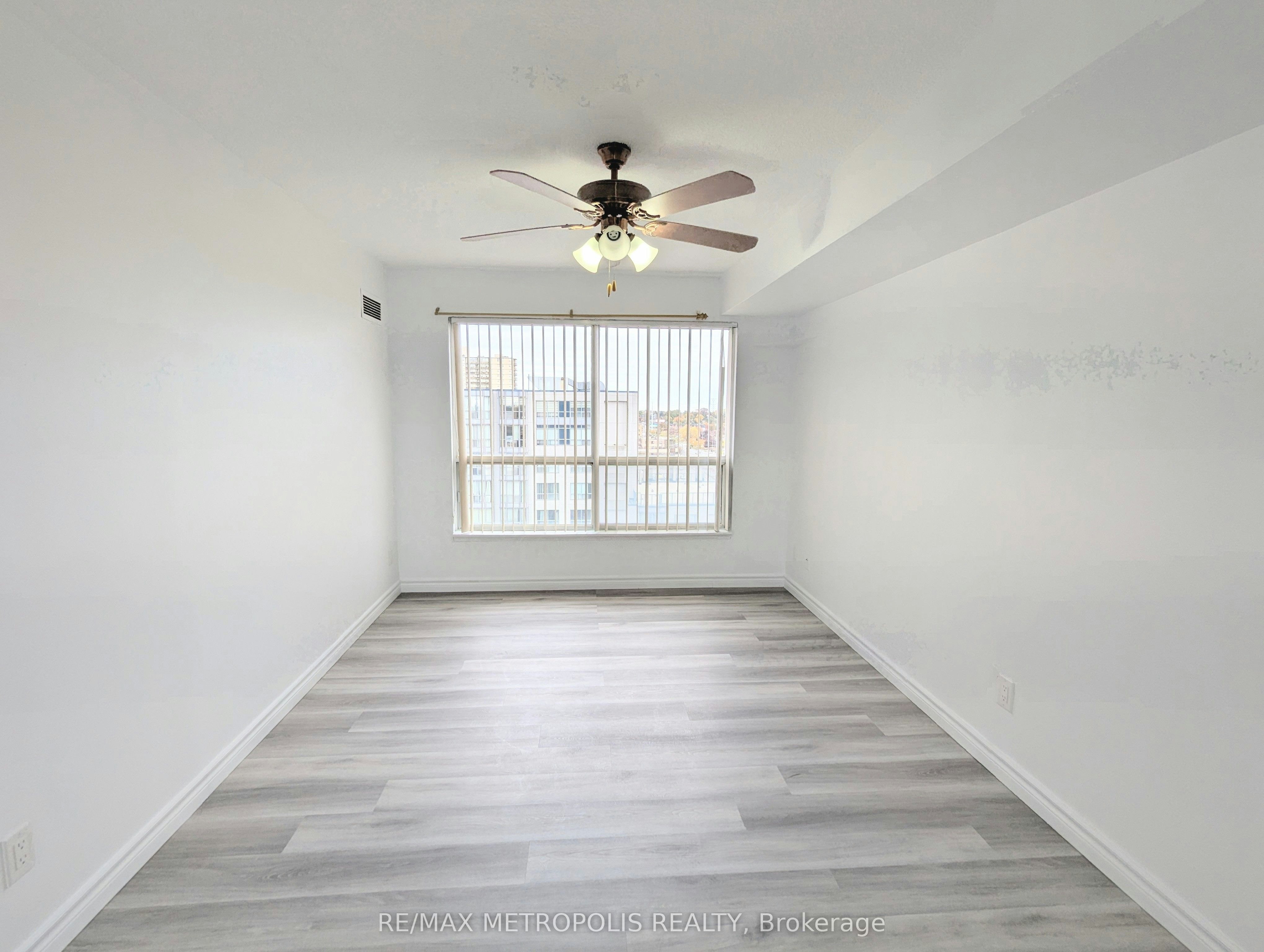 1202-2550 Lawrence Avenue E, Toronto, ON, M1P 2R7 - 17