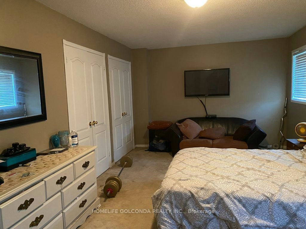17 Hartrick Place, Whitby, ON, L1R 2C3 - 12