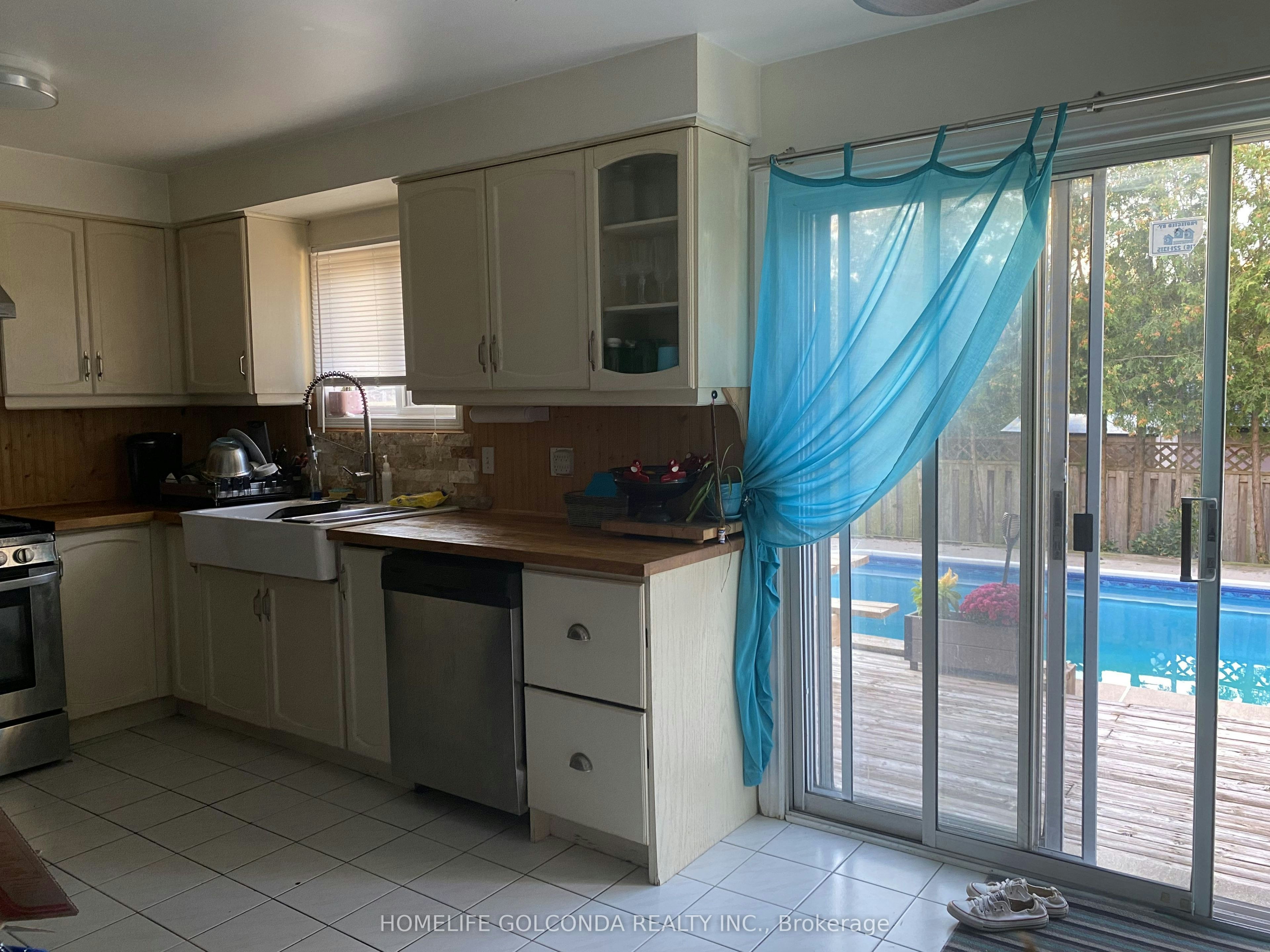 17 Hartrick Place, Whitby, ON, L1R 2C3 - 5