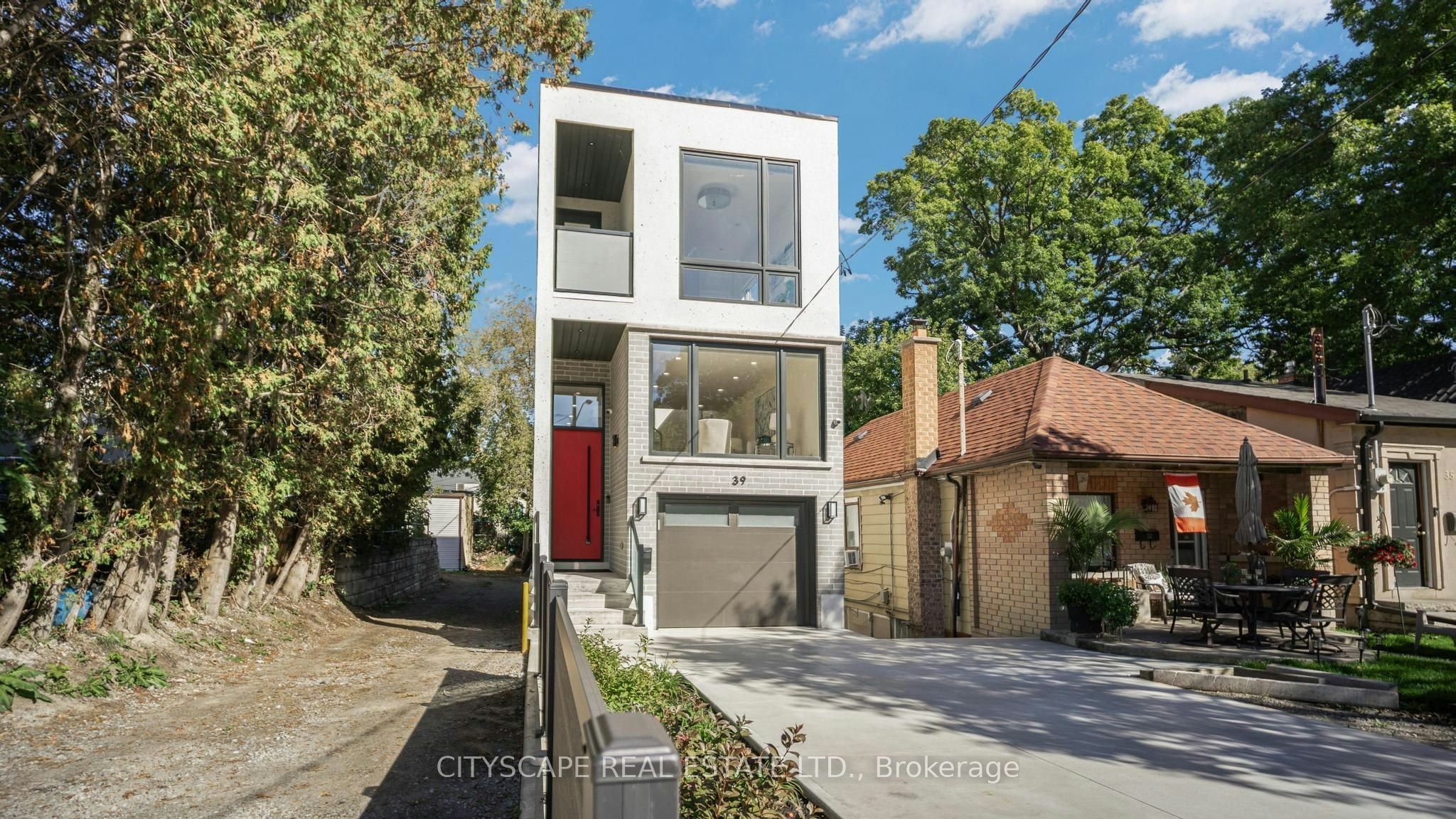 39 Kenworthy Avenue, Toronto, ON, M1L 3B1