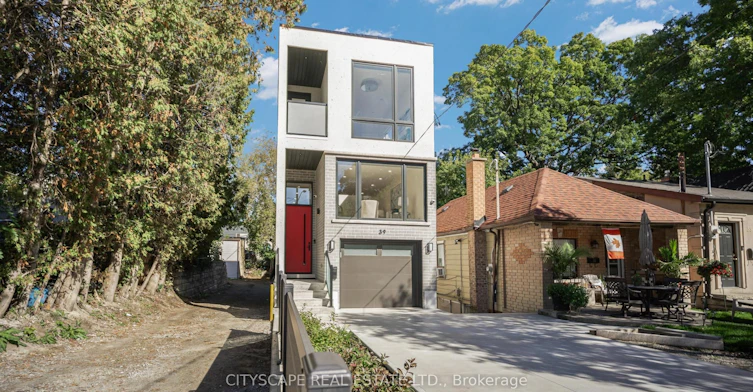 39 Kenworthy Avenue, Toronto, ON, M1L 3B1