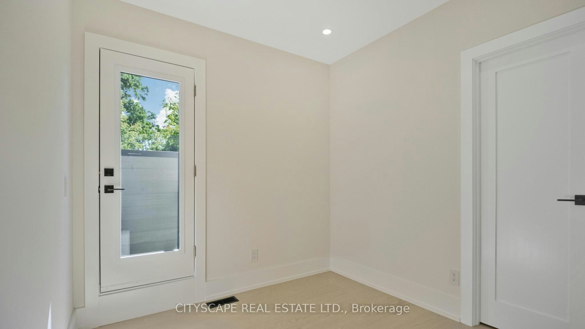 39 Kenworthy Avenue, Toronto, ON, M1L 3B1 - 21