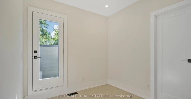 39 Kenworthy Avenue, Toronto, ON, M1L 3B1 - 21