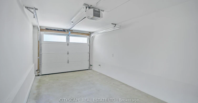 39 Kenworthy Avenue, Toronto, ON, M1L 3B1 - 3