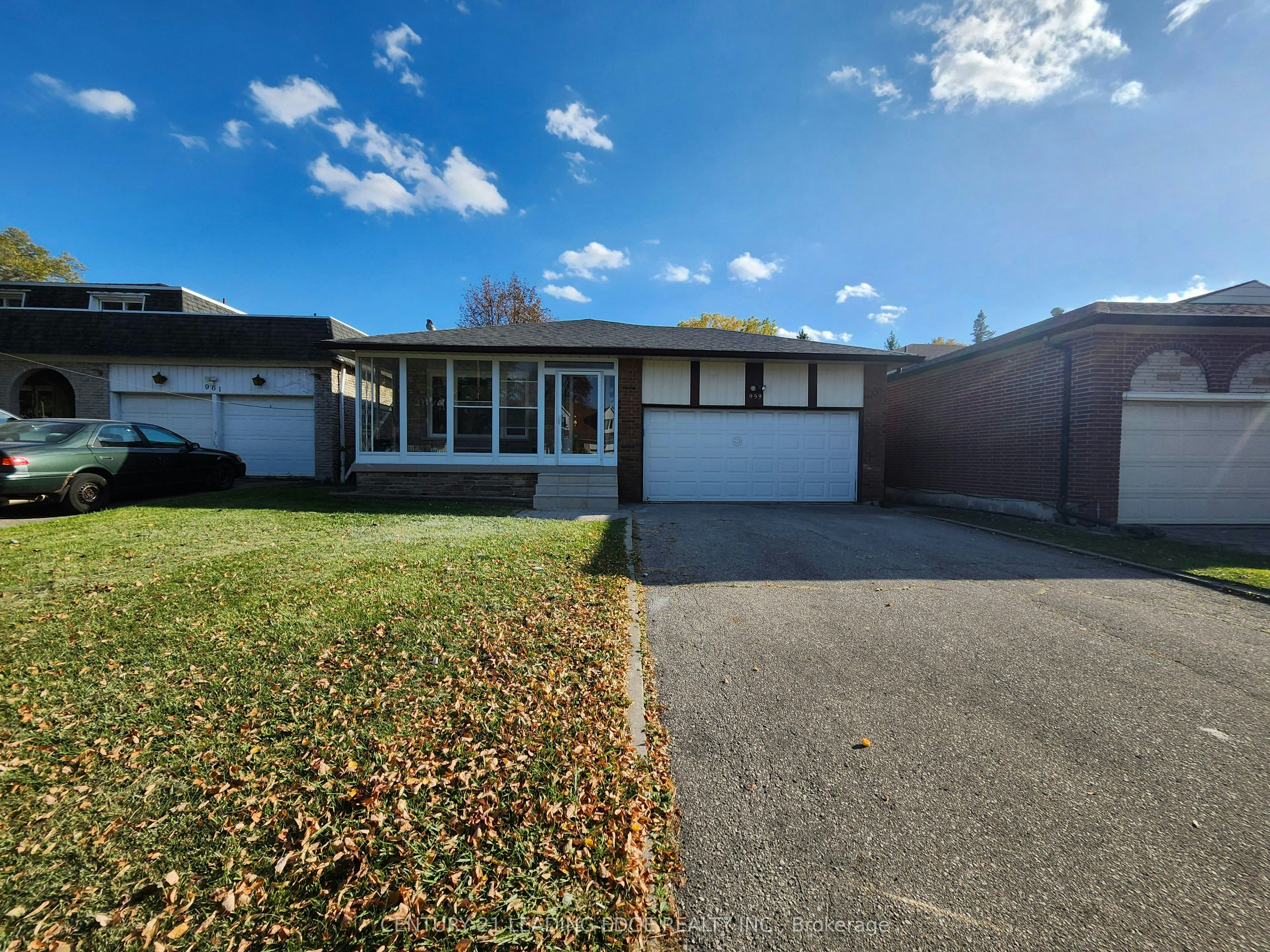 Main-959 Huntingwood Drive S, Toronto, ON, M1S 1K3