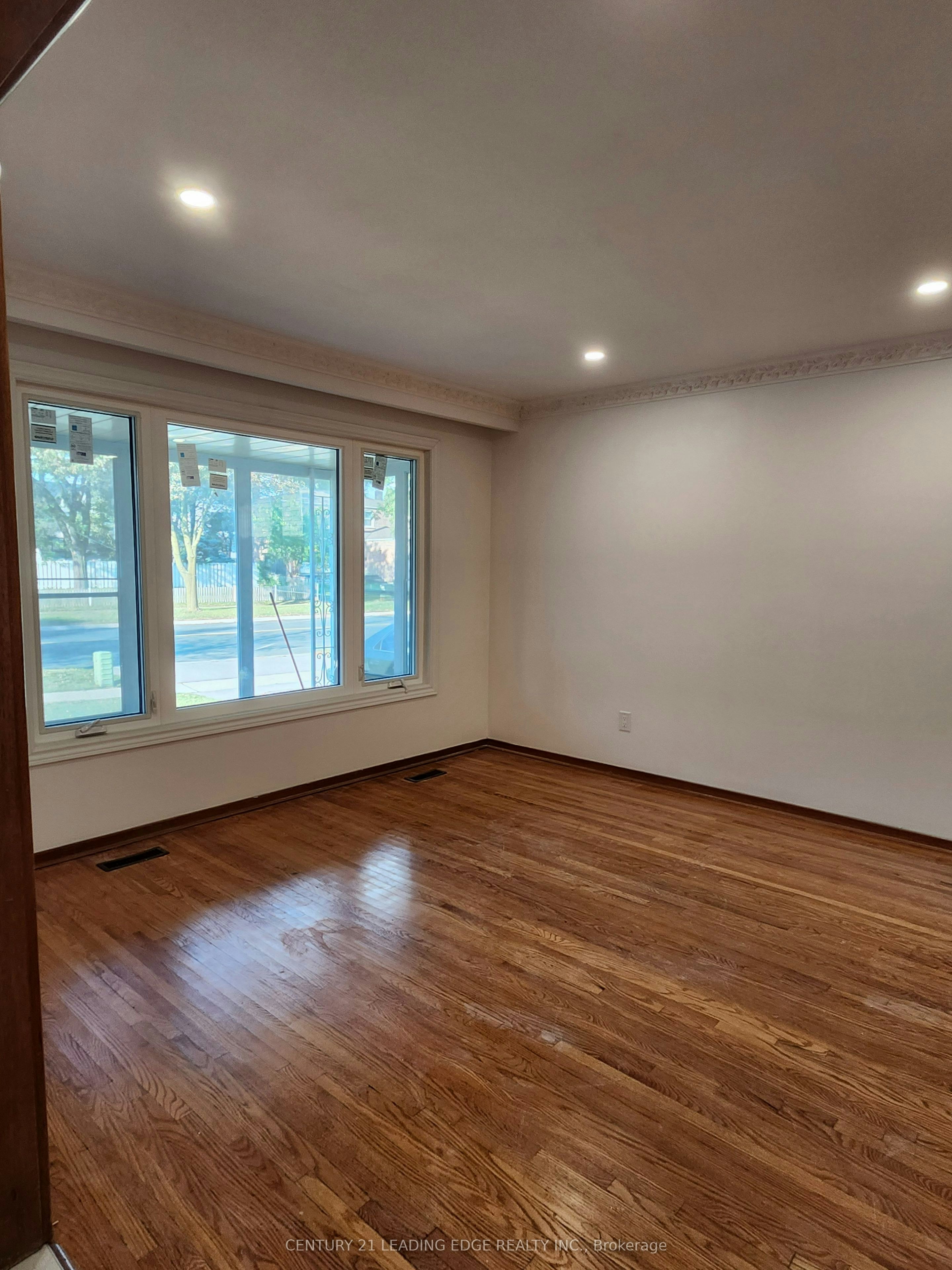 Main-959 Huntingwood Drive S, Toronto, ON, M1S 1K3 - 5