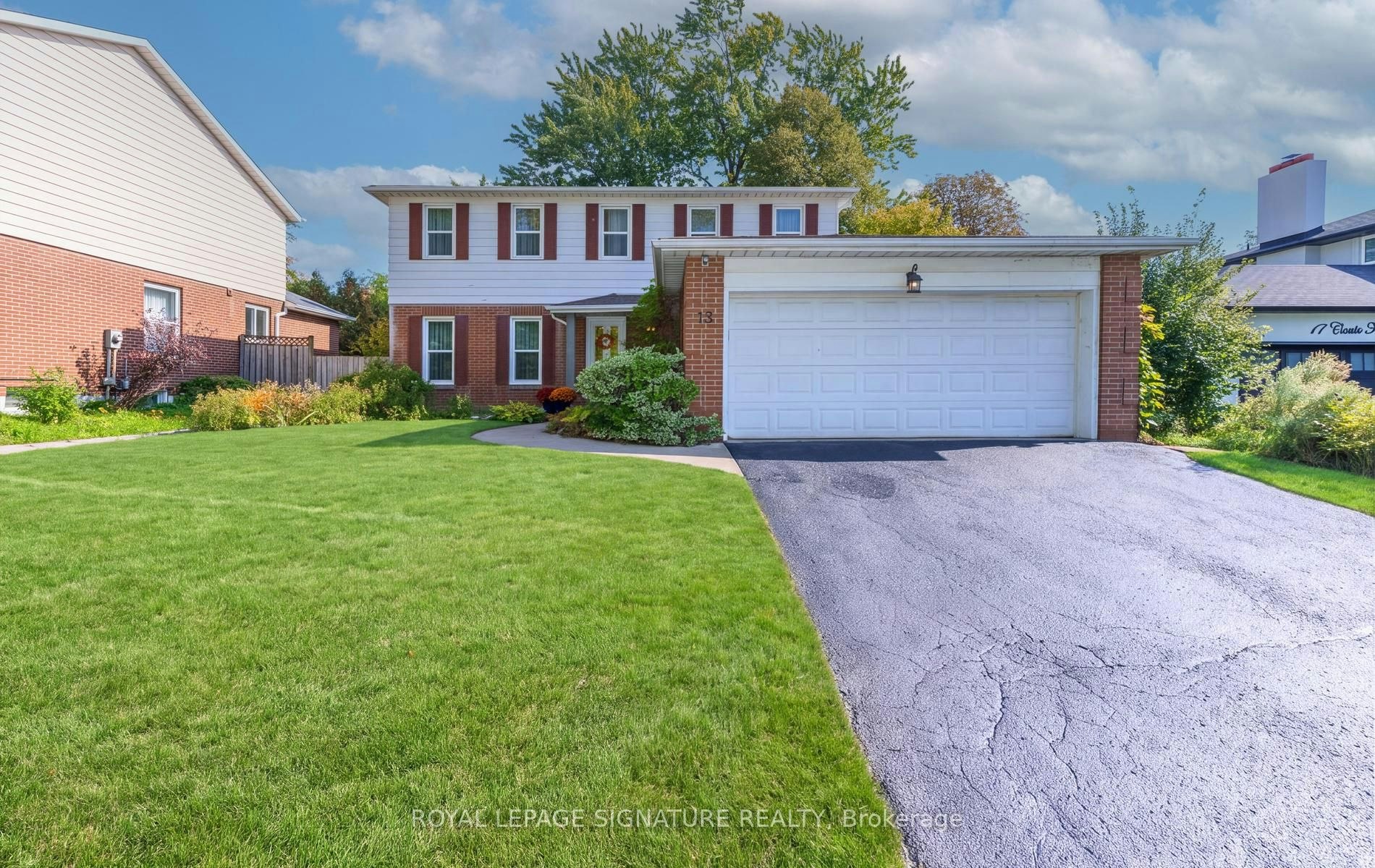19 Castle Hill Drive, Toronto, ON, M1T 2Y2