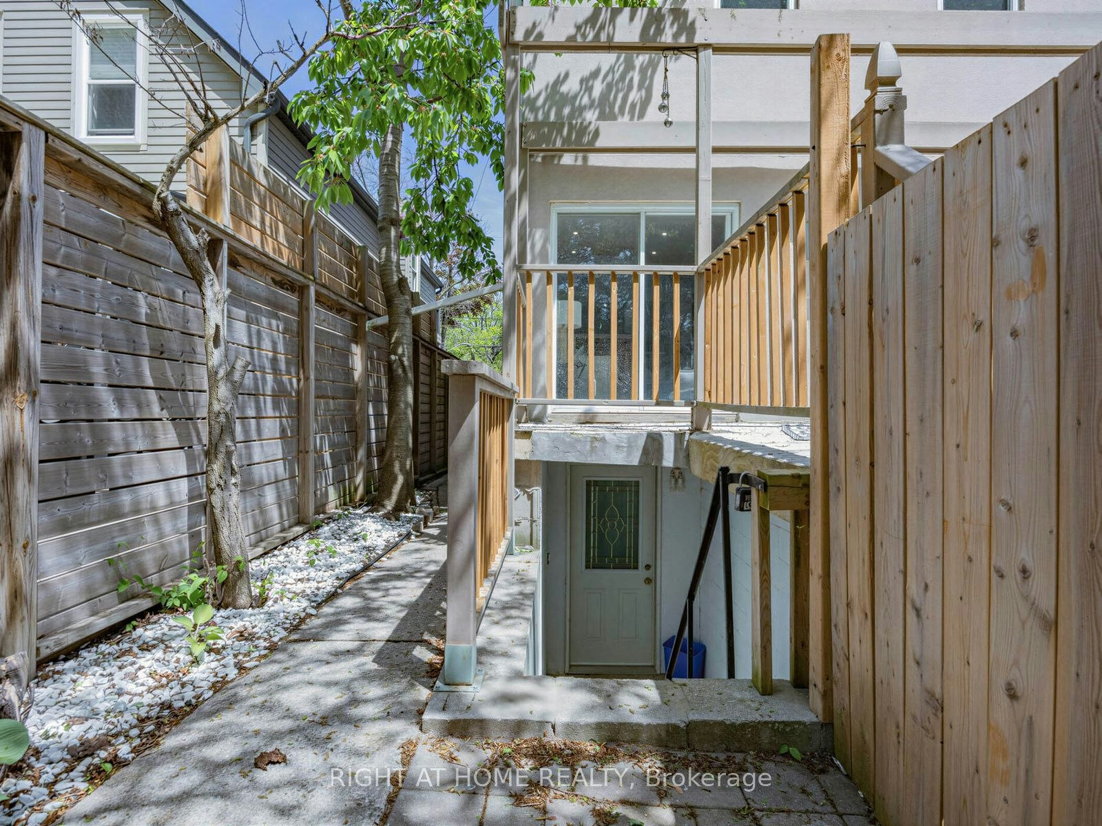 Lower-20 Kildonan Drive, Toronto, ON, M1N 3B5 - 2