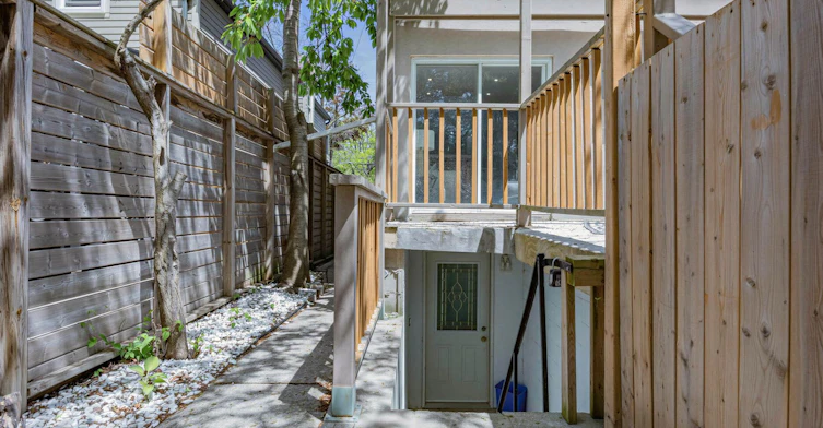 Lower-20 Kildonan Drive, Toronto, ON, M1N 3B5 - 2