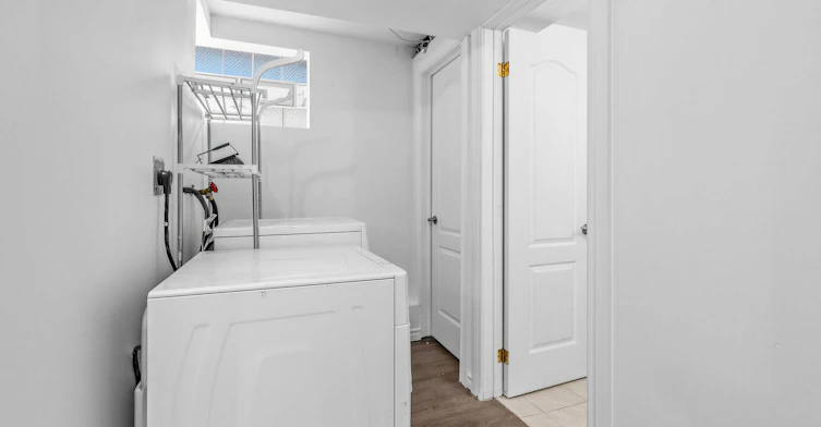 Lower-20 Kildonan Drive, Toronto, ON, M1N 3B5 - 12