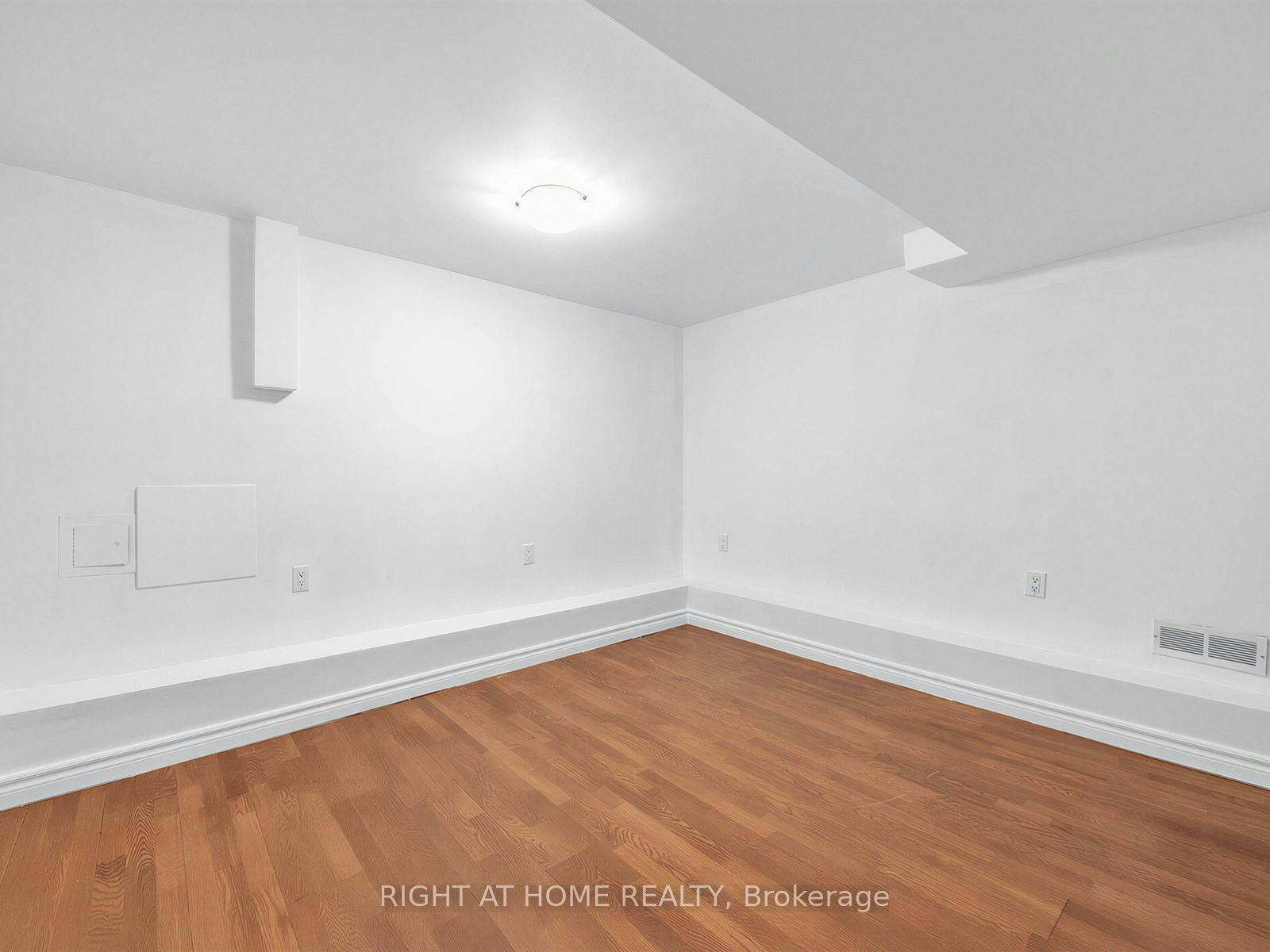 Lower-20 Kildonan Drive, Toronto, ON, M1N 3B5 - 7