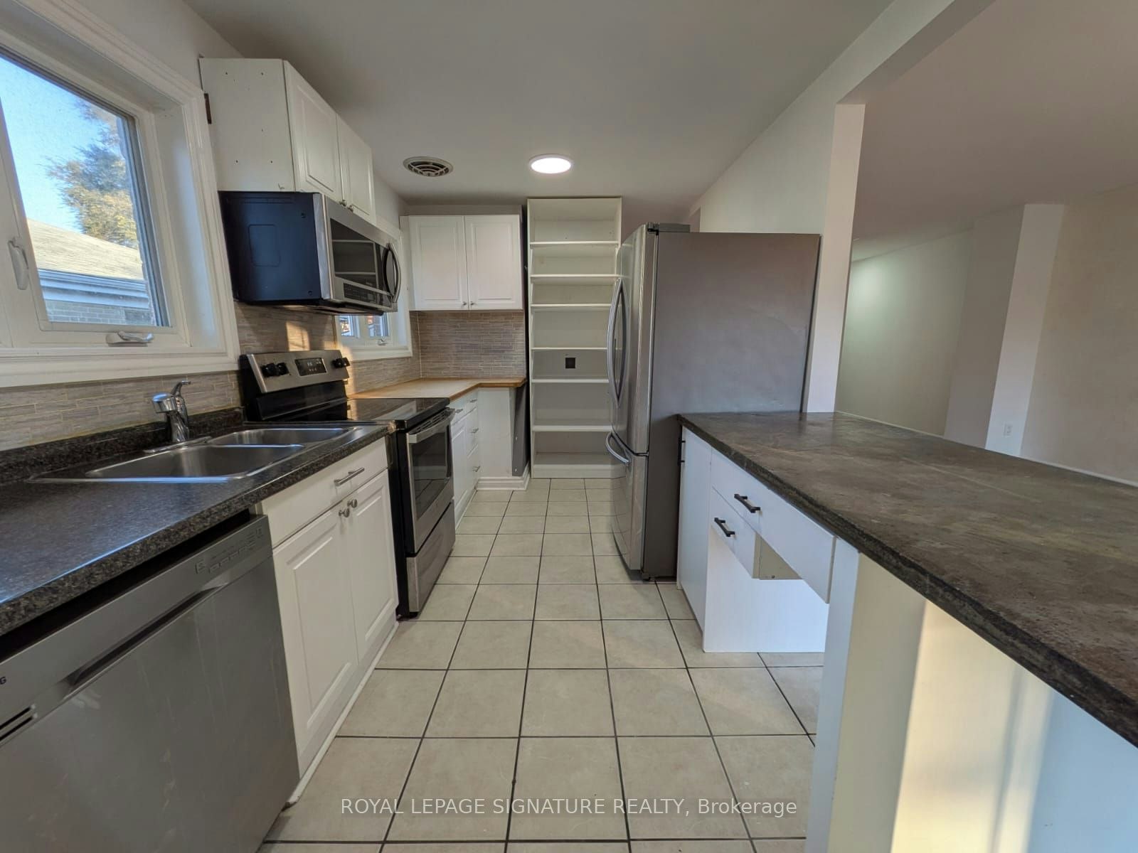 26 Trinnell Boulevard, Toronto, ON, M1L 1S5 - 5