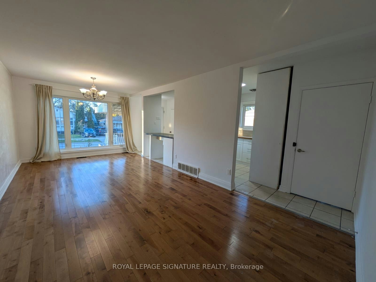 26 Trinnell Boulevard, Toronto, ON, M1L 1S5 - 2