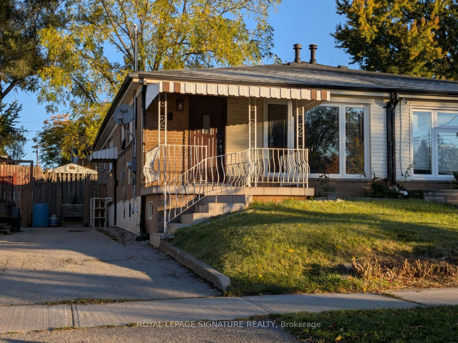 26 Trinnell Boulevard, Toronto, ON, M1L 1S5