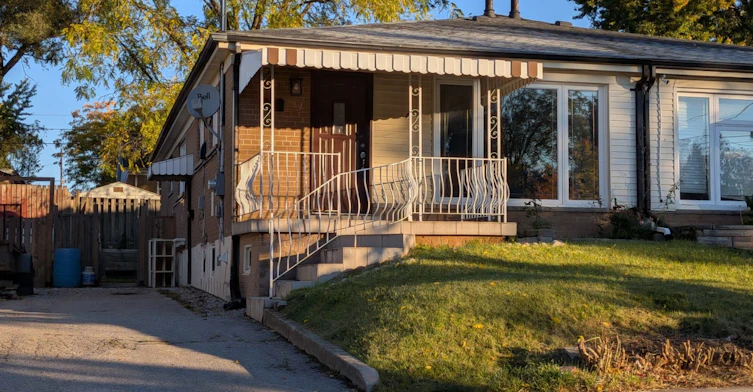26 Trinnell Boulevard, Toronto, ON, M1L 1S5