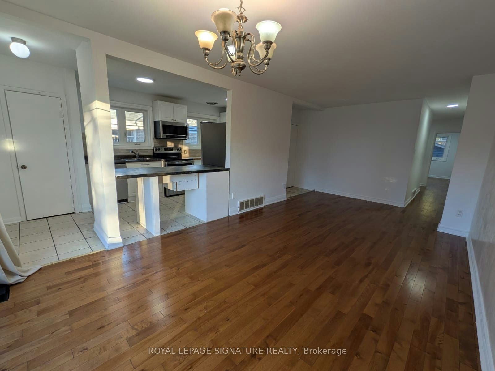 26 Trinnell Boulevard, Toronto, ON, M1L 1S5 - 3