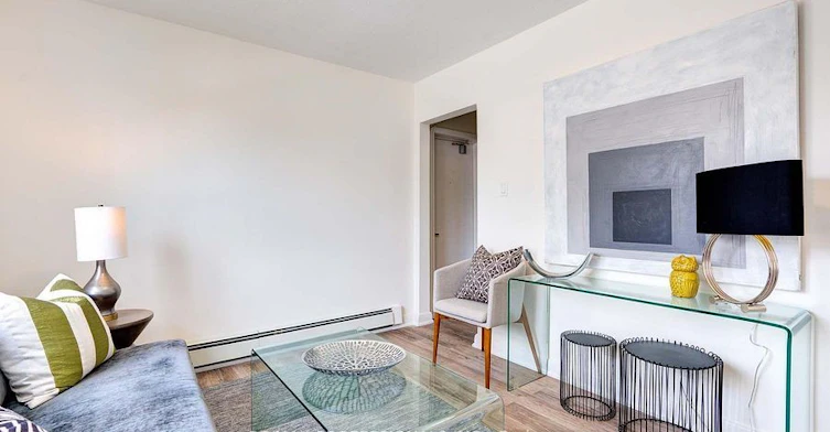 2-284 Gledhill Avenue W, Toronto, ON, M4C 4L1 - 2