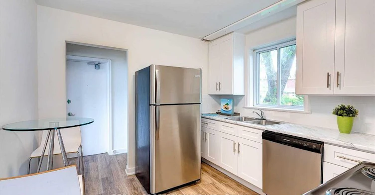 2-284 Gledhill Avenue W, Toronto, ON, M4C 4L1 - 3