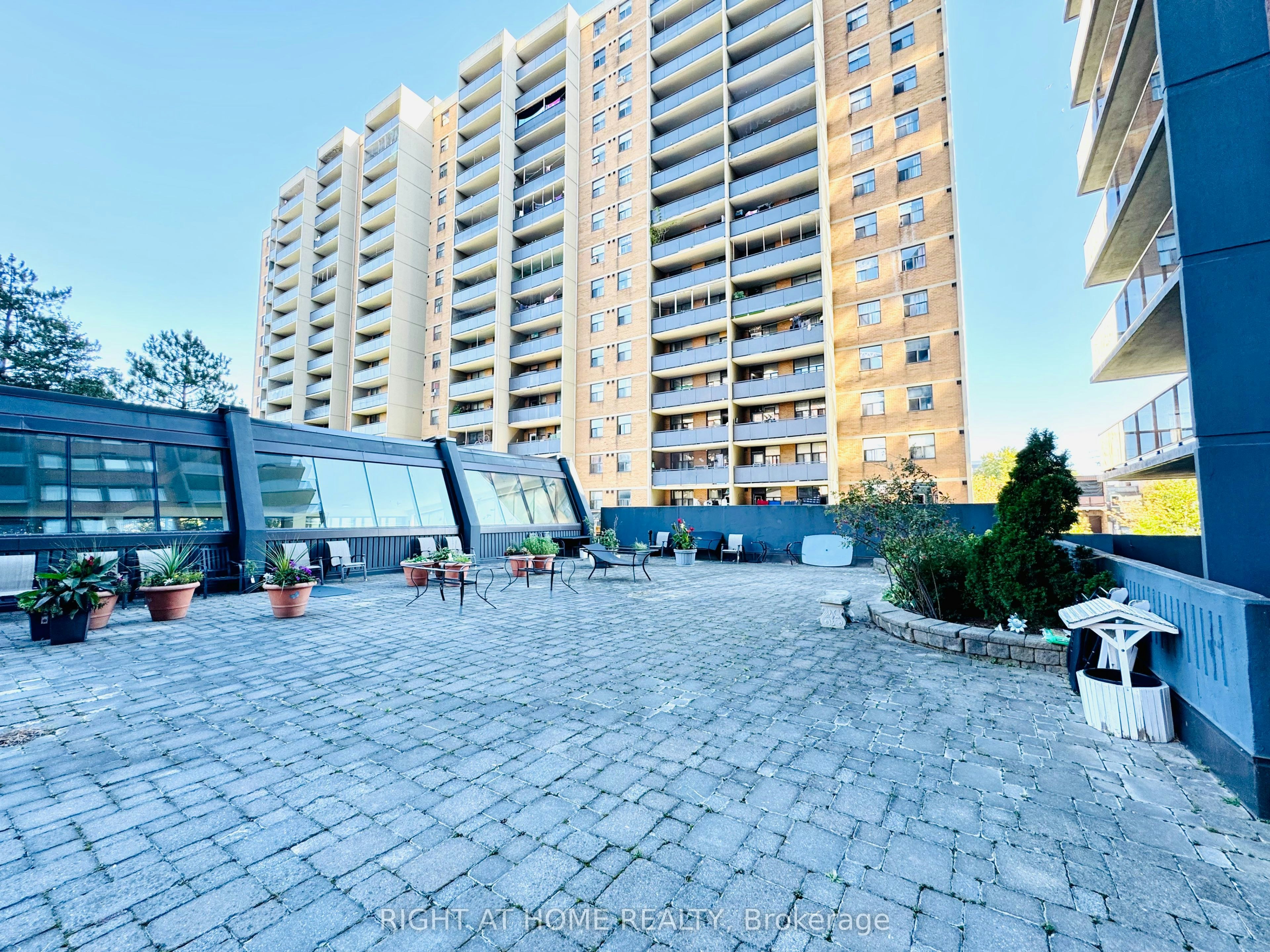 1404-757 Victoria Park Avenue E, Toronto, ON, M4C 5N8 - 33