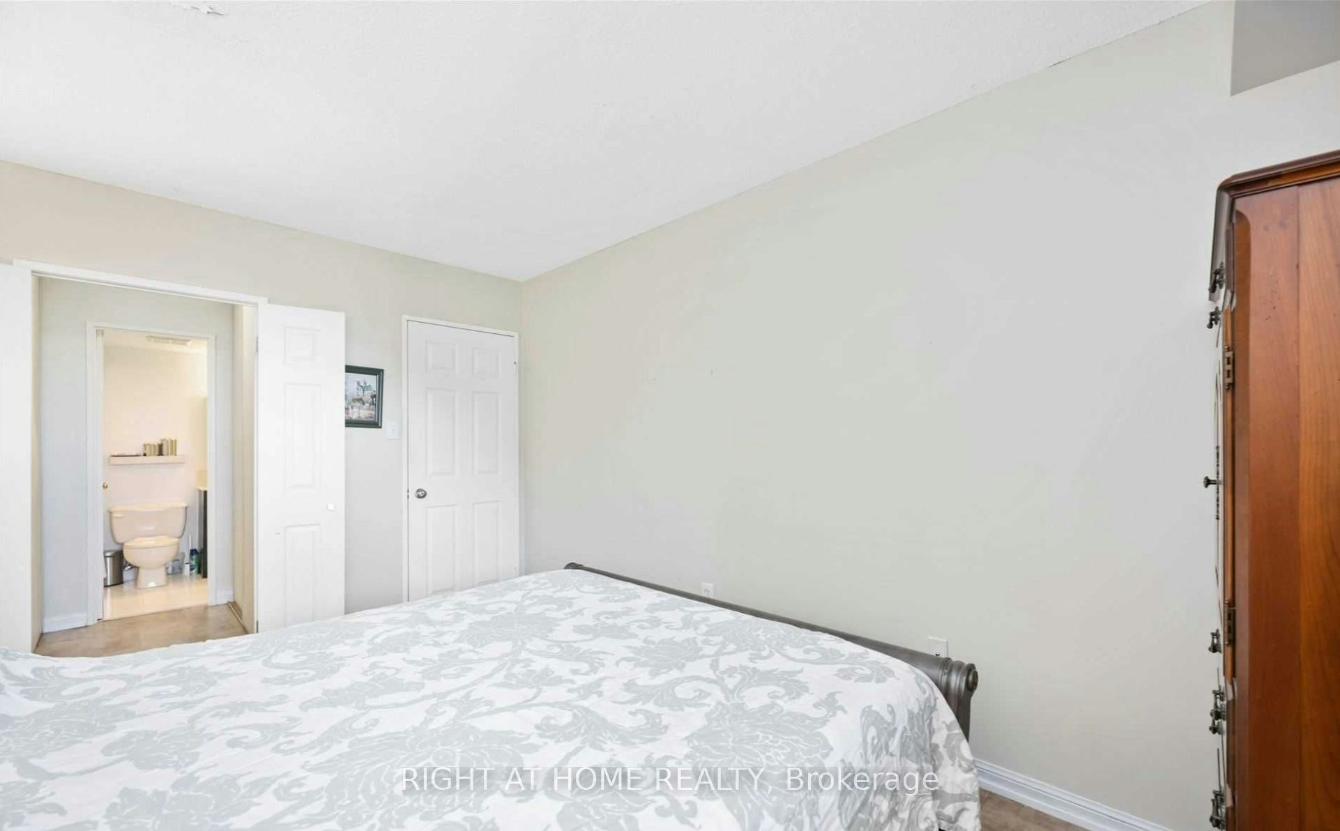 1404-757 Victoria Park Avenue E, Toronto, ON, M4C 5N8 - 9