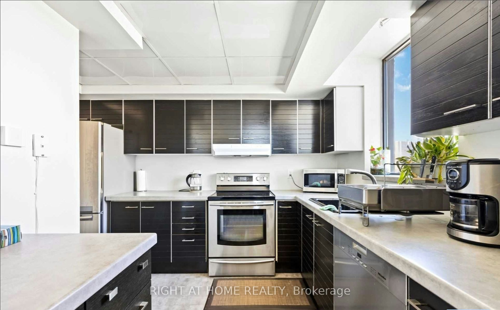 1404-757 Victoria Park Avenue E, Toronto, ON, M4C 5N8 - 11