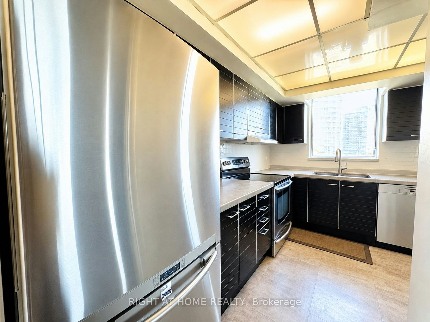 1404-757 Victoria Park Avenue E, Toronto, ON, M4C 5N8 - 14