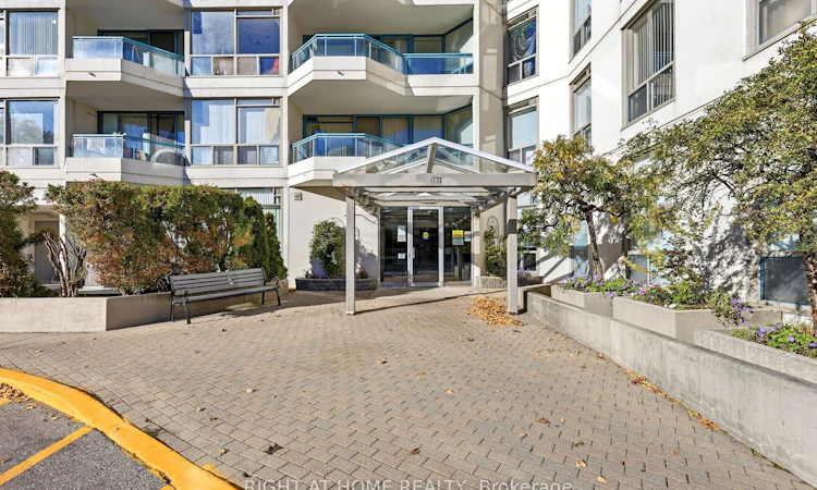 816-4727 Sheppard Avenue E