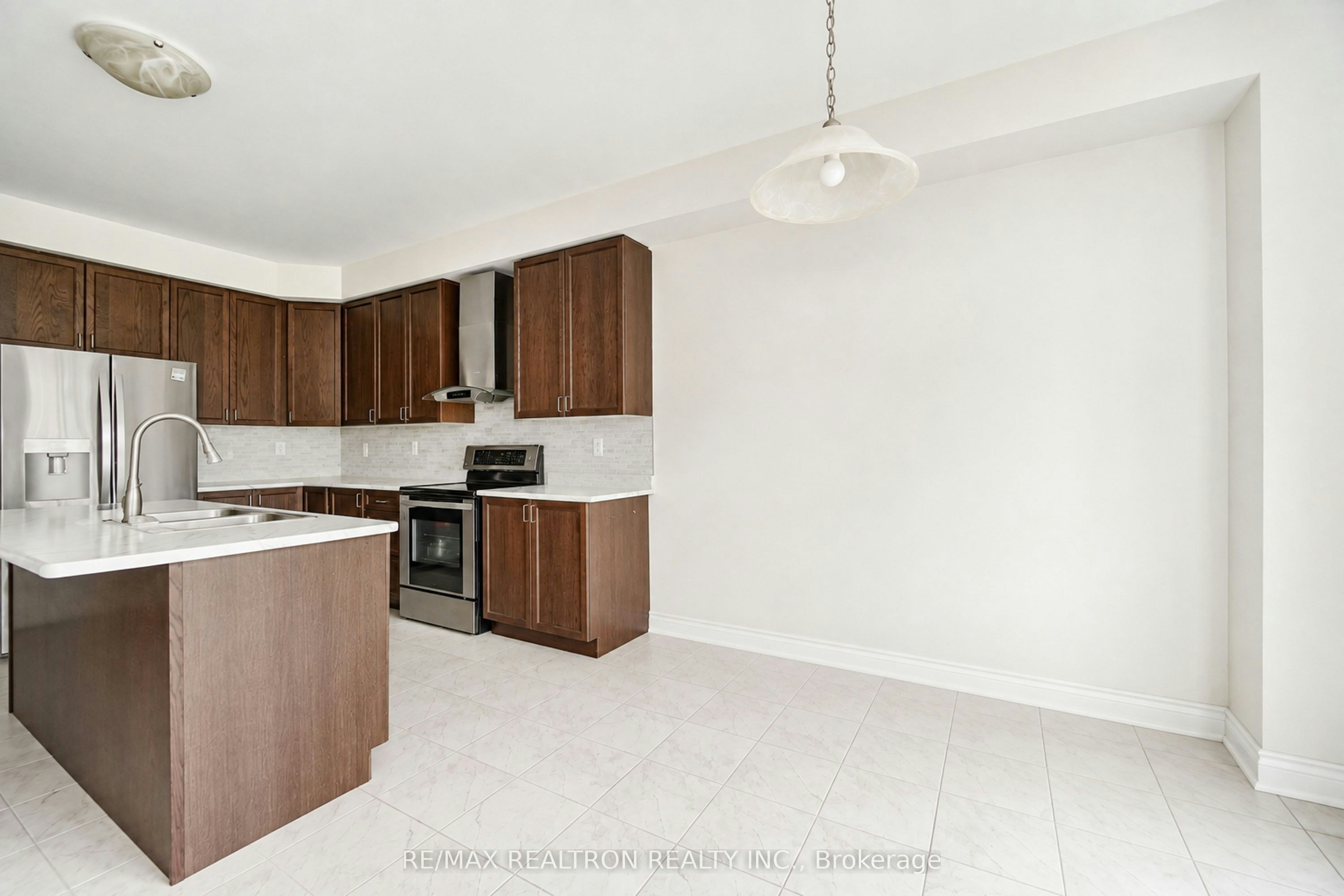 2544 Bandsman Crescent, Oshawa, ON, L1L 0M2 - 8