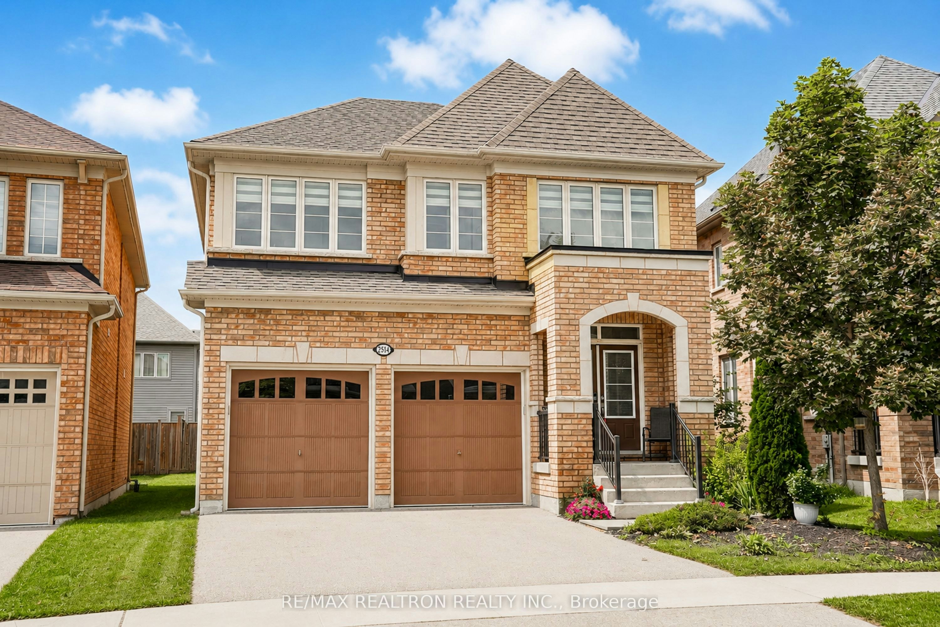 2544 Bandsman Crescent, Oshawa, ON, L1L 0M2