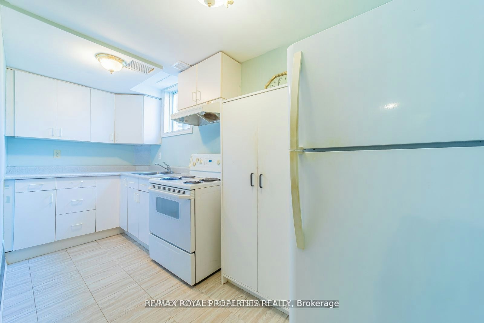 1639 Middleton Street S, Pickering, ON, L1X 2L5 - 27