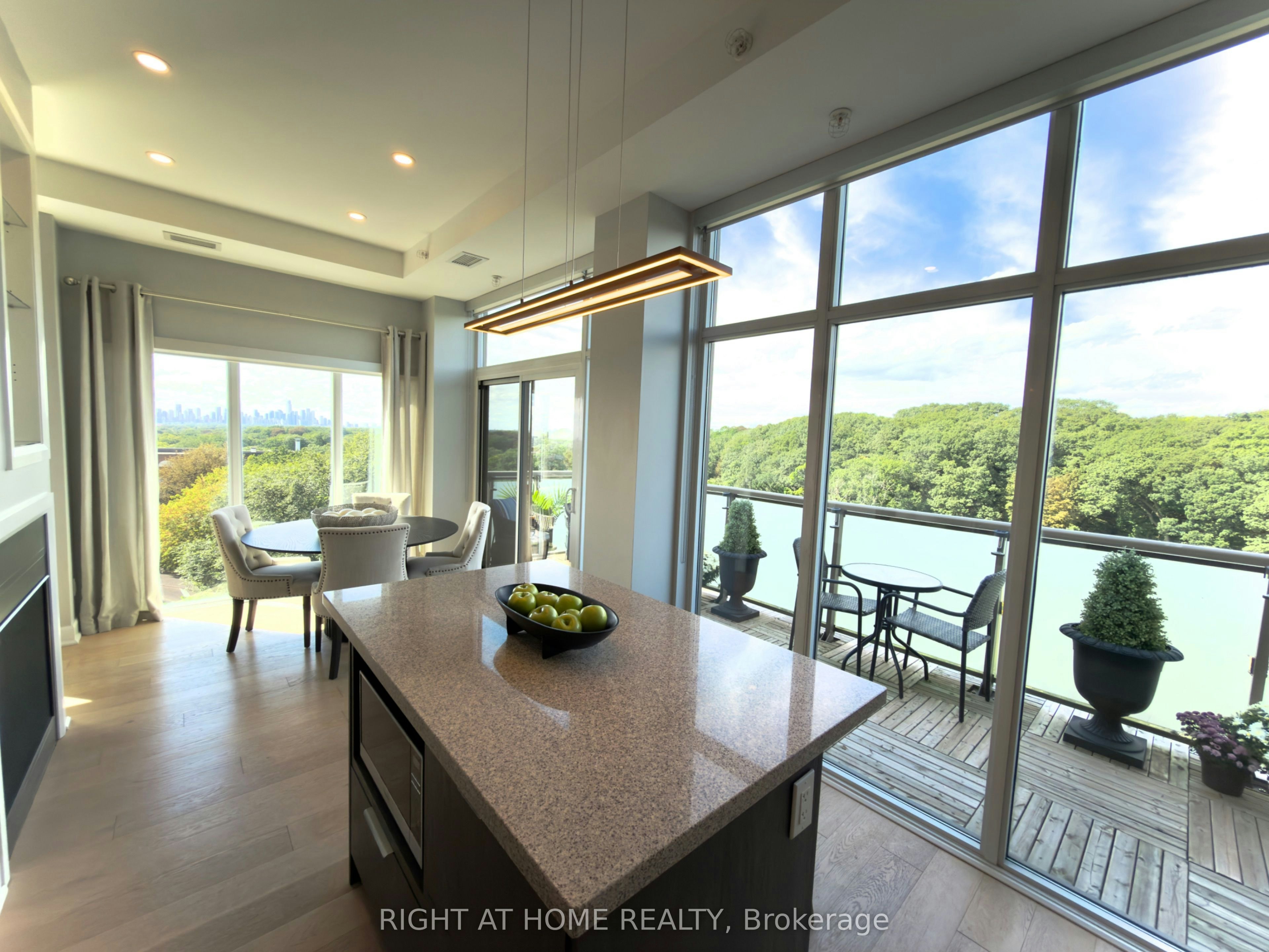 PH1-580 Kingston Road, Toronto, ON, M4E 1P9