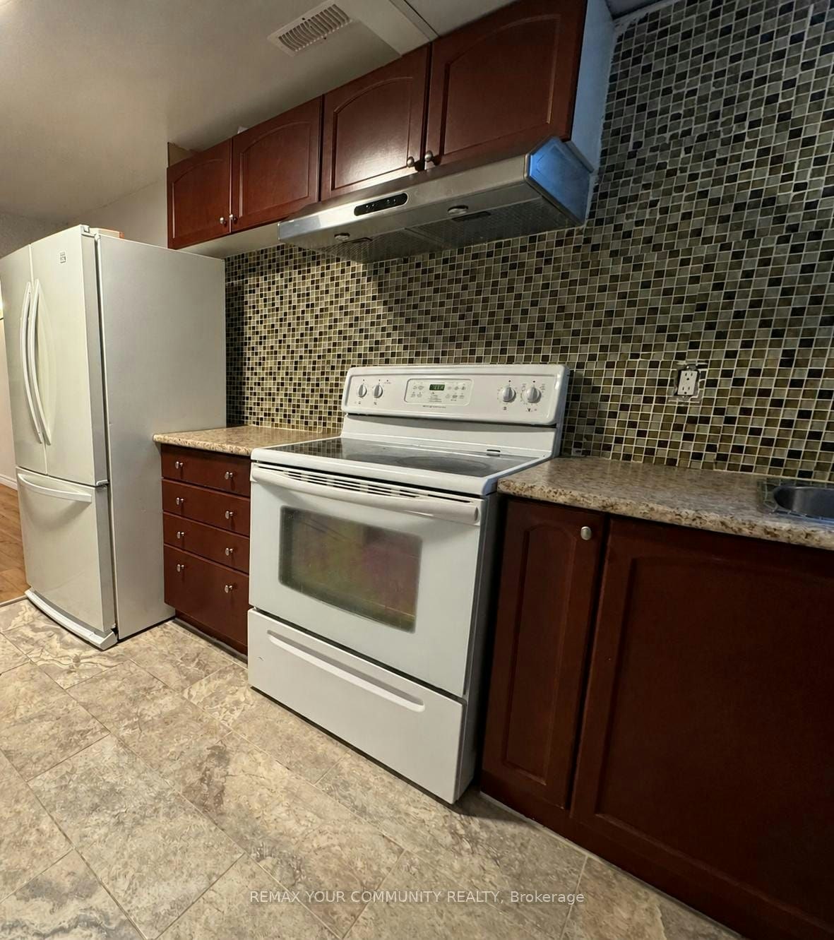 Bsmt-533 Gardenview Square, Pickering, ON, L1V 4R7 - 5