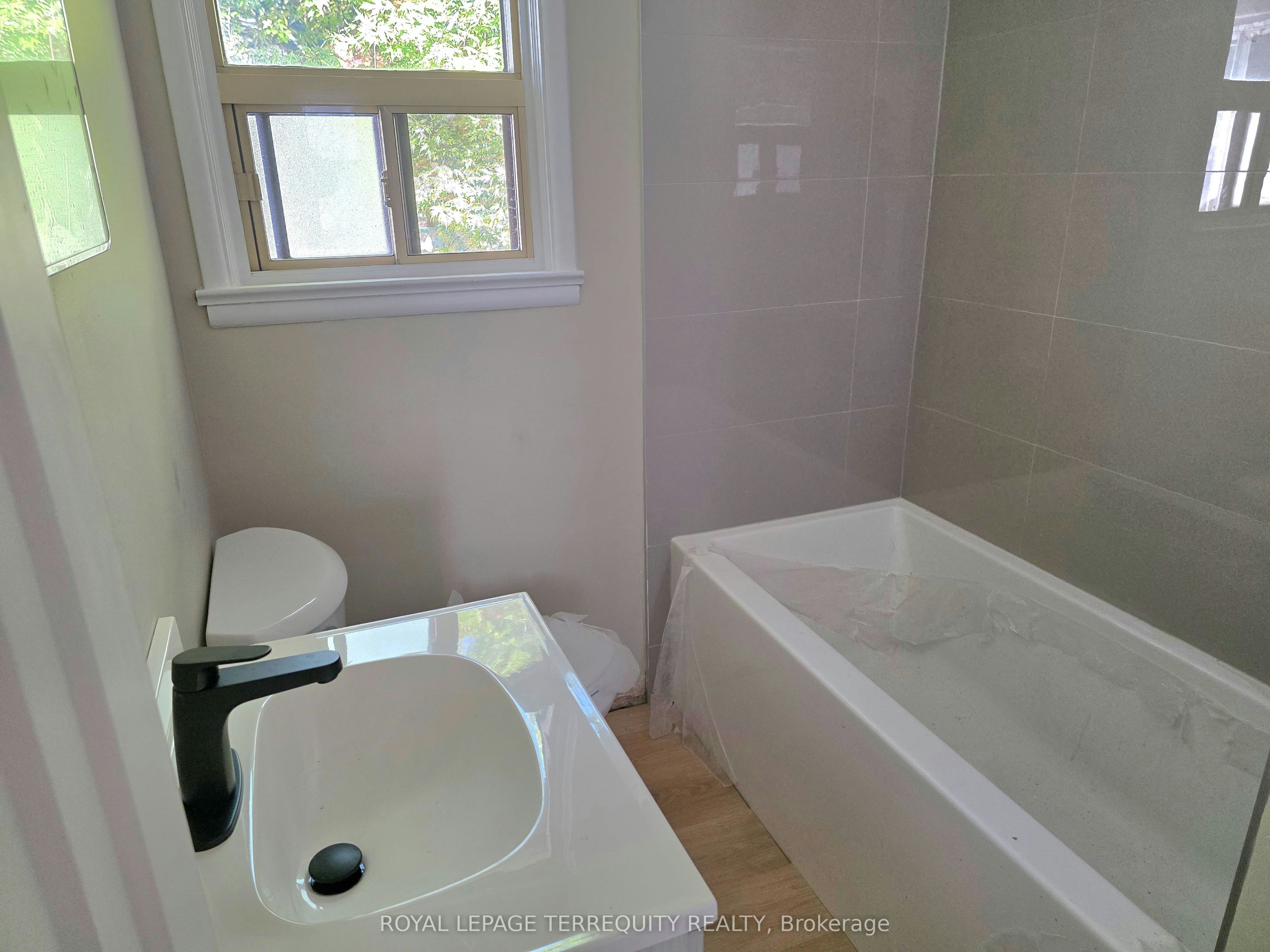107 Cliffcrest Drive, Toronto, ON, M1M 2K1 - 8