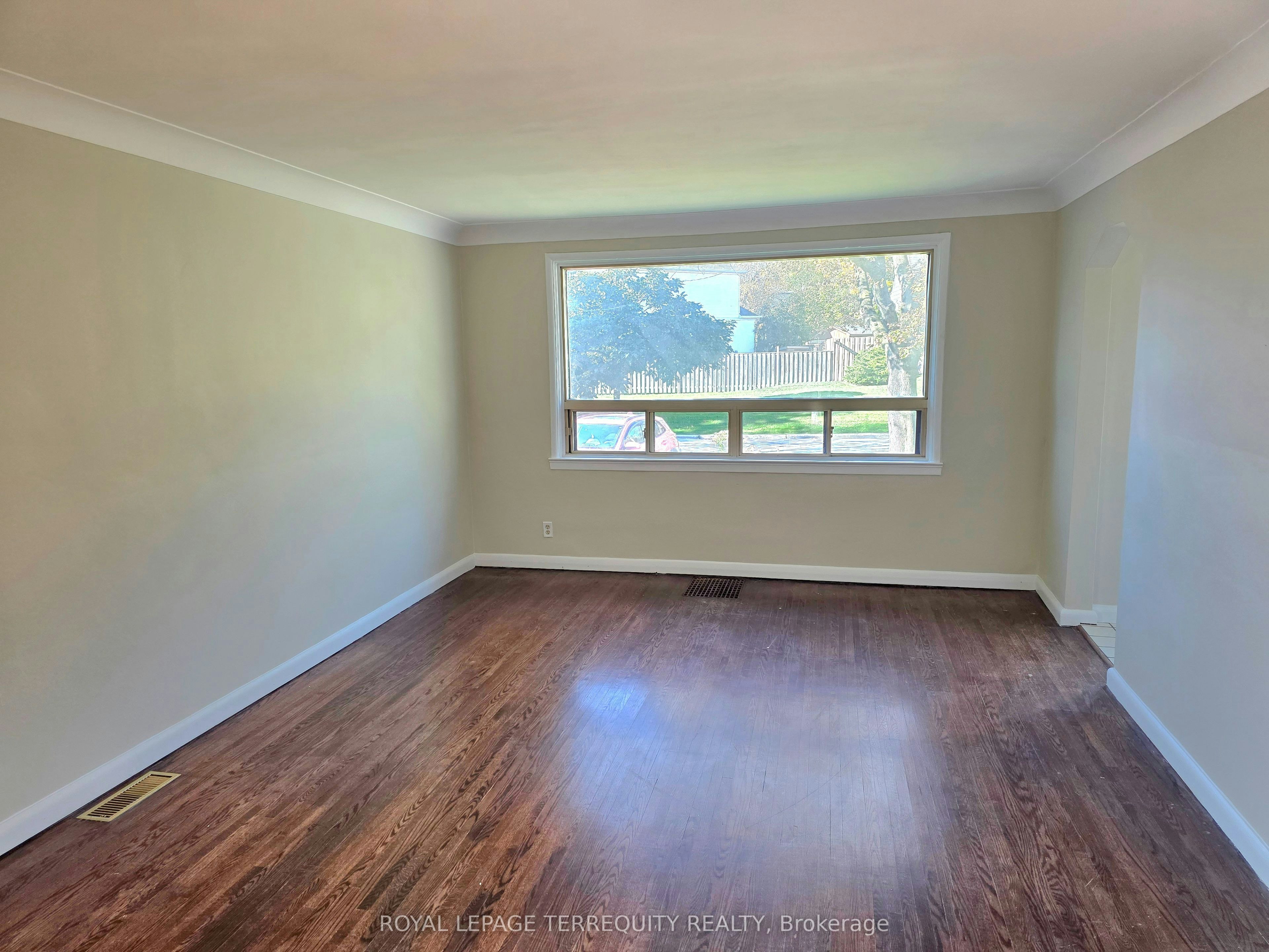 107 Cliffcrest Drive, Toronto, ON, M1M 2K1 - 9