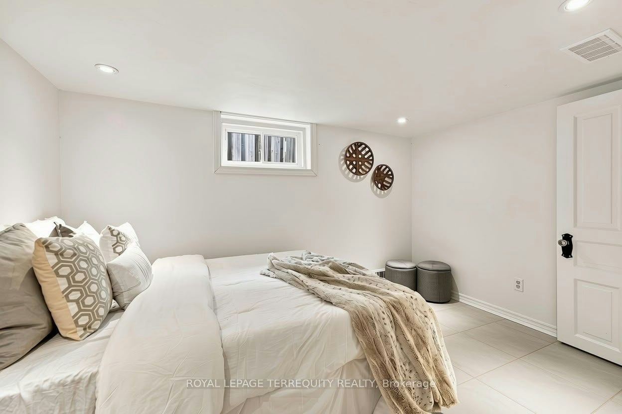 172 Central Park Boulevard S, Oshawa, ON, L1H 5W7 - 7