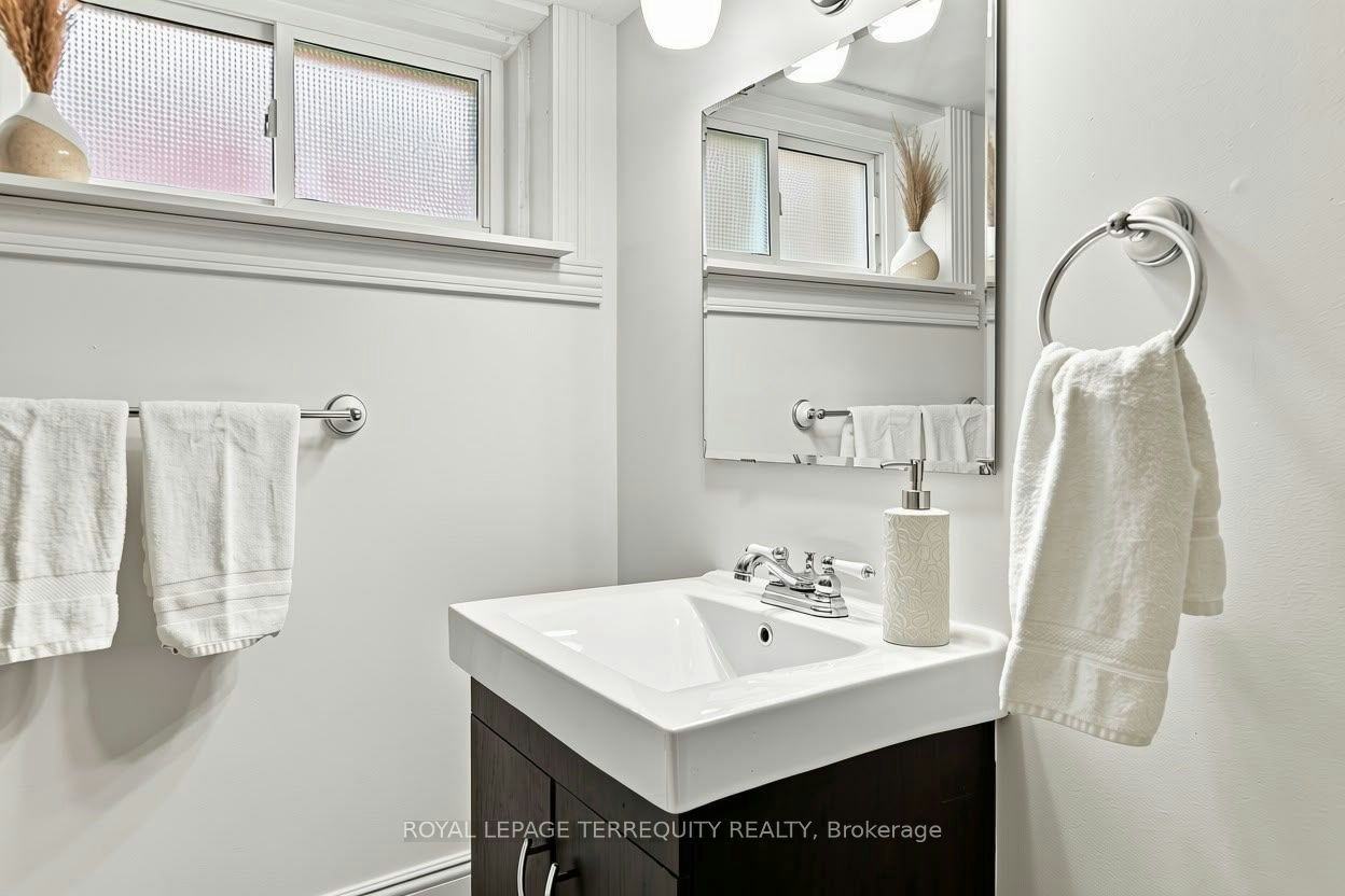 172 Central Park Boulevard S, Oshawa, ON, L1H 5W7 - 8