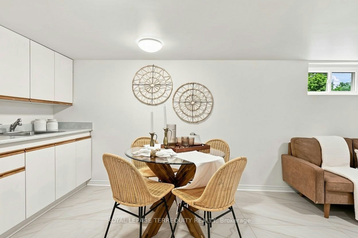 172 Central Park Boulevard S, Oshawa, ON, L1H 5W7 - 4