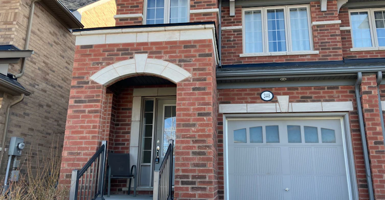 2448 Equestrian Crescent, Oshawa, ON, L1H 7K4