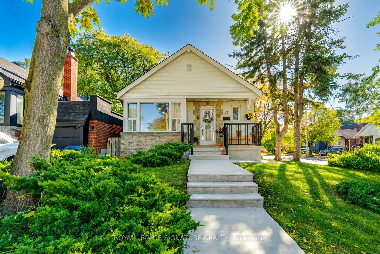 31 Davies Crescent, Toronto, ON, M4J 2X7