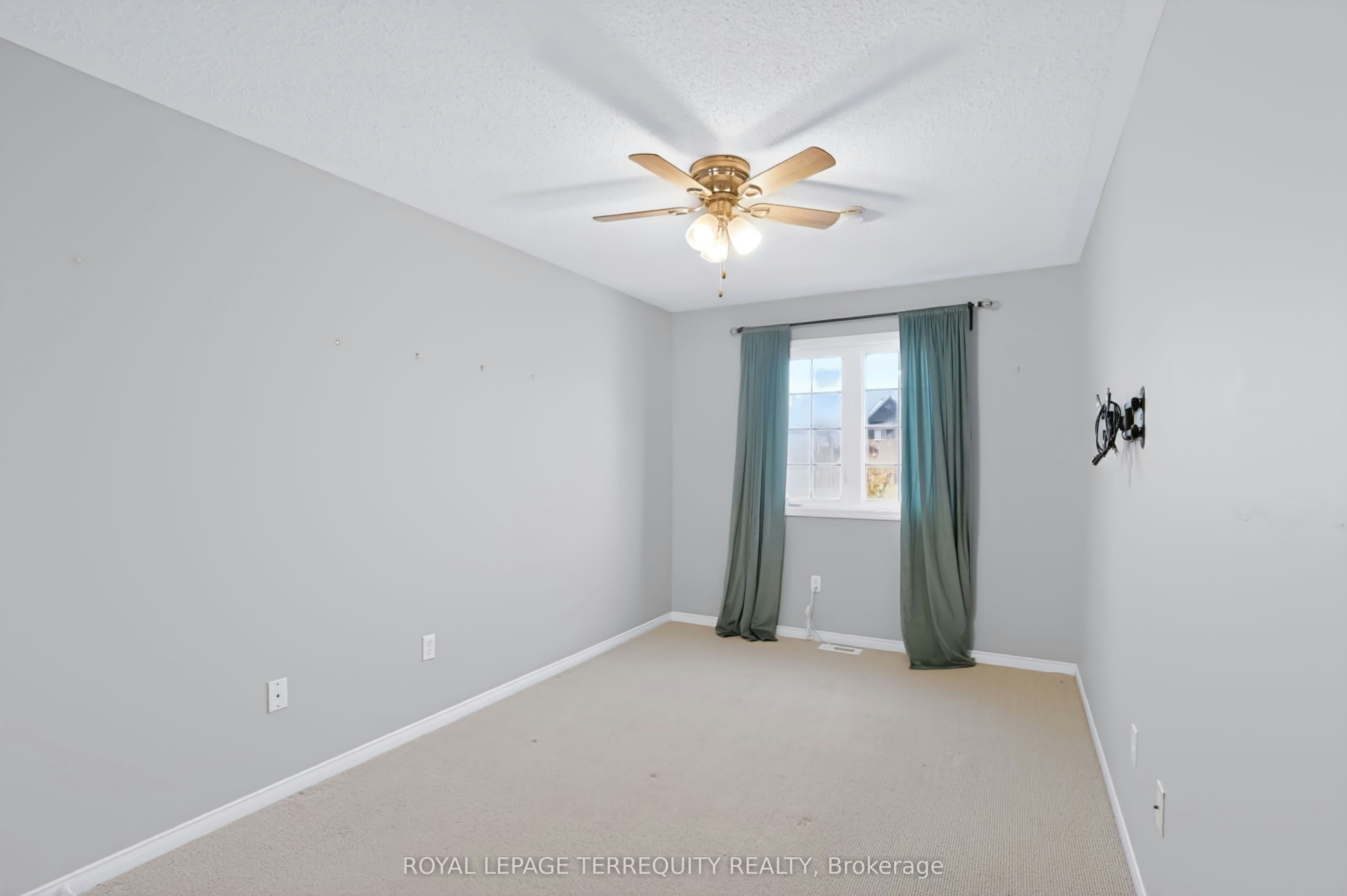 19-253 Sprucewood Crescent W, Clarington, ON, L1C 0G6 - 32