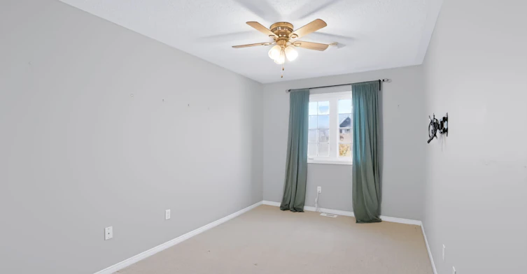 19-253 Sprucewood Crescent W, Clarington, ON, L1C 0G6 - 32