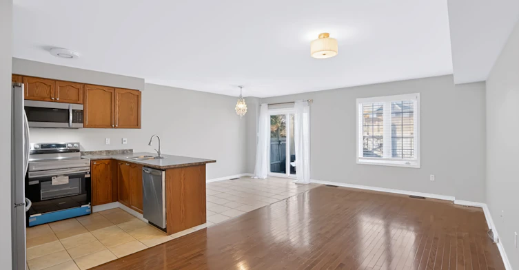 19-253 Sprucewood Crescent W, Clarington, ON, L1C 0G6 - 2